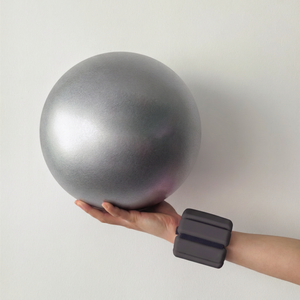 Mini Pelota de Yoga con Logotipo Personalizado de 20 cm, Pelota de Pilates Pequeña con Bomba de Aire, Antiexplosión, Antideslizante, para Entrenamiento de Core y Yoga - Product Image 3