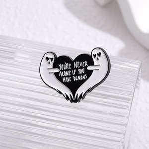 Bạn không phải một mình men pins Ma boo nút trâm cài cổ áo Phù Hiệu Ba lô Punk Gothic Halloween đồ trang sức giáng sinh đúc - Product Image 2