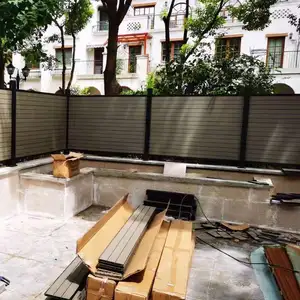 室外木质乙烯基面板阳台门板复合花园Wpc隐私围栏