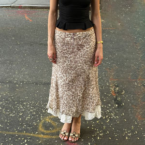 กระโปรงมิดิลายเสือดาวสองชั้นสไตล์ยุโรปทรงเอวต่ำเข้ารูปความยาวครึ่งน่องแฟชั่นสำหรับผู้หญิง - Product Image 4