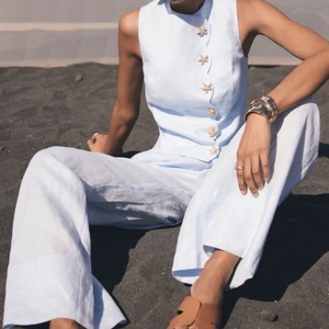 Venta al por mayor OEM: Conjunto de lino sin mangas para mujer, chaleco y pantalón, conjunto de 2 piezas de lino de verano para mujer, pantalón de cintura alta y pierna ancha. - Product Image 2