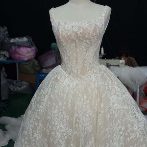 Vestido de Novia Romántico Jancember Hz026, Color Marfil, Cuello Cuadrado, Tirantes Anchos, Corsé Estilo Basque, Encaje Floral Francés, Estilo Princesa - Product Image 4