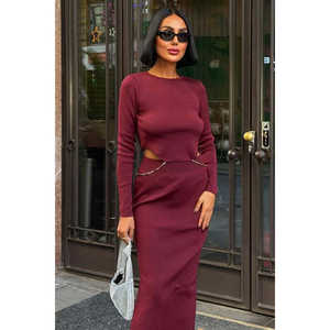 เดรสทรงเข้ารูปแต่งโซ่ด้านหลัง คอทรงโอ เอวธรรมชาติ สวมใส่สบายสำหรับงานกลางคืน สีเอจ - Product Image 6