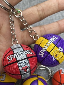 KOBE James cho Jordan Bảng chữ cái bài hát handmade bóng rổ lưu niệm Keychain spurs cà ri nhựa mô hình Keychain cao su móc khóa - Product Image 5