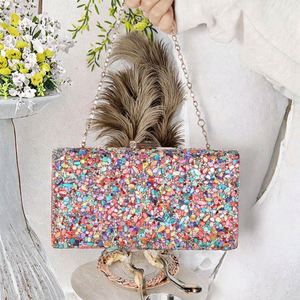 Pochette à fermeture éclair en toile de jute brodée à la main avec tête de taureau - Product Image 2