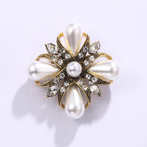 Broche Classique Fleur Croisée Grande en Alliage Or et Argent avec Micro Zircons et Perles, Accessoires pour Enfants et Femmes, Idéale pour Fêtes, Mariages, Cadeaux - Product Image 2