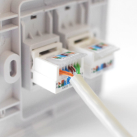 RJ45 Cat5e Cat6 Adaptador de conector Keystone Jack sin herramientas con esquema de cableado codificado por colores Snap in Stand
