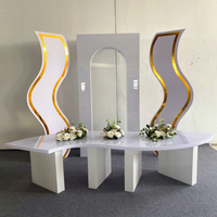 Prix d'usine table de mariage personnalisée de haute qualité tables de mariage serpentine en acrylique blanc de luxe