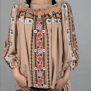 Chemisier décontracté pour femme, style chinois brodé, col large, manches longues, épaules dénudées, coupe ample classique - Product Image 1