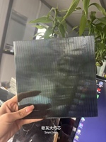 Cloisons en verre creux commerciales, cloisons Moru en verre flotté trempé cannelé, séparateurs de bureau transparents pour la confidentialité et la décoration