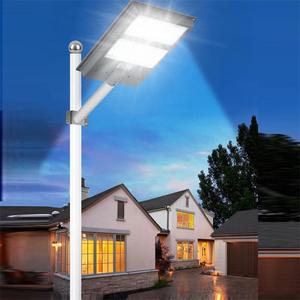 Lampadaire solaire LED 600W IP67 étanche en plastique ABS pour extérieur avec batterie LiFePO4, minuterie et télécommande, angle de faisceau 360° - Product Image 1