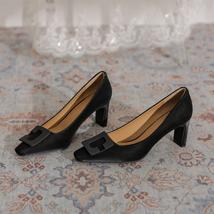 Chaussures élégantes pour soirées et événements spéciaux, à bride cheville et talons hauts pour femmes, escarpins à ajustement sûr pour mariage et fête - Product Image 1
