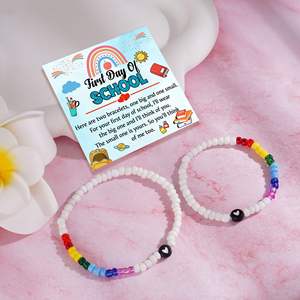 Bracelet de perles de riz colorées avec perles de lettre acrylique "<span class=keywords><strong>MAMA</strong></span>" Bracelet en forme de coeur doré Ensemble de bracelets parent-enfant en acrylique - Product Image 3