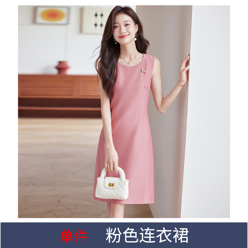 pink dress