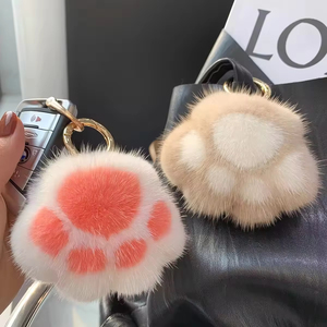 可愛いファッションソフトキーホルダー高級感あふれる素敵なクマの手型キーリングキュートな猫足型ぬいぐるみうさぎの毛皮ポンポンプレミアム品質ポンポン - Product Image 2