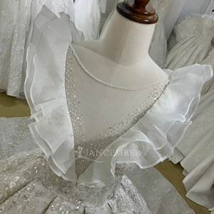 Modern Sweetheart Neckline Backless Floor-Length Heavy Beaded Ball Gown <b>Wedding</b> Dress Deep Chest Applique Lace Chapel Train - Product Image 3