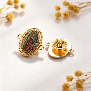 Pin de solapa religioso católico de esmalte con cruz puntiaguda, rojo y dorado, accesorio de ropa, al por mayor - Product Image 4