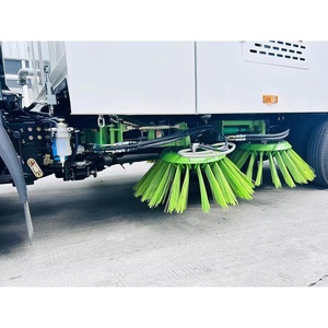 Camión Barredor de Carreteras Howo, Camión de Lavado de Calles de Alta Presión de 8000L para Calles Urbanas y Pistas de Aeropuertos - Product Image 5