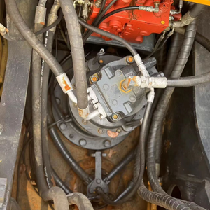 Excavatrice Hyundai 300LC-9S d'occasion, poids opérationnel de 30 tonnes, capacité de la benne de 1,38 m, moteur à haut rendement, moteur à engrenages, chenilles - Product Image 4