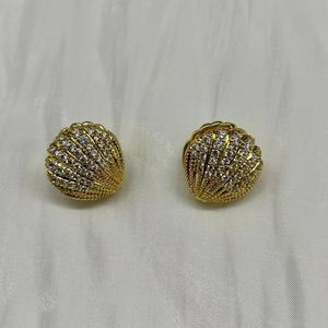 Boucles d'oreilles clous en forme de coquillage doré, micro-incrustées de zircone, forme géométrique, bijoux de mode pour soirée - Product Image 4