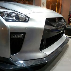 Nouvelle lèvre avant brillante en fibre de carbone style Phoenix à fixer par boulons pour GT-R R35 2017-2025 - Product Image 3