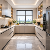 Armoires de cuisine modernes minimalistes, sur mesure, couleur crème mate, en forme de L, avec plan de travail en quartz