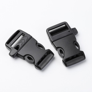 Hebilla de liberación lateral de plástico negro ajustable para bolsos, duradera y resistente al desgaste J1204 25 - Product Image 1