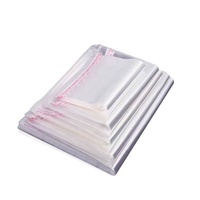 Sacs d'emballage en plastique jetables transparents en OPP avec logo personnalisé et fermeture autocollante pour vêtements, vente en gros