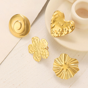 <span class=keywords><strong>Anillo</strong></span> <span class=keywords><strong>de</strong></span> acero inoxidable para mujer <span class=keywords><strong>de</strong></span> gama alta Diseño abierto <span class=keywords><strong>de</strong></span> moda Chapado en oro con flor Corazón Estrella <span class=keywords><strong>de</strong></span> mar Transfronterizo sin deslustre - Product Image 4