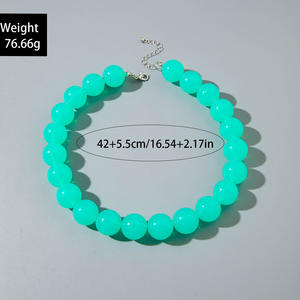 قلادة عنق بالخرز الكبير من أوروبا وأمريكا مبالغة 18 قلادة عنق من الأكريليك بلون الهلام الطازج للسيدات والفتيات - Product Image 2