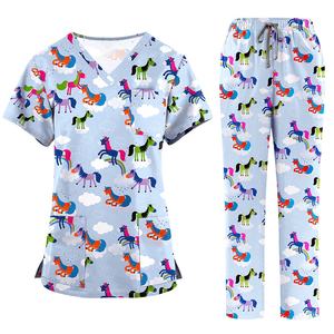 Ensemble d'uniformes d'infirmière imprimés |   Haut de travail à col <span class=keywords><strong>en</strong></span> V et pantalon droit |   Vêtements de travail confortables pour le personnel <span class=keywords><strong>infirmier</strong></span> - Product Image 2