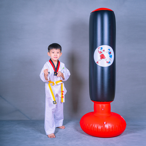 2023 <span class=keywords><strong>enfants</strong></span> en PVC autoportant un <span class=keywords><strong>sac</strong></span> <span class=keywords><strong>de</strong></span> <span class=keywords><strong>frappe</strong></span> gonflable factice pour l'entraînement <span class=keywords><strong>de</strong></span> boxe - Product Image 2