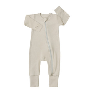 Weicher, Süßer und Warmer <span class=keywords><strong>Baby</strong></span>-Schlafanzug zum Ausmalen – Unisex Winter-Overall aus Schwarzer Bambusviskose mit Reißverschluss und Füßen - Product Image 6