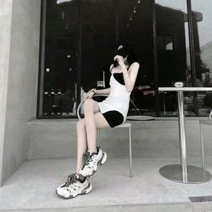 Zapatillas Deportivas Paris 3.0 con Luces LED, Estilo Retro, Suela Gruesa, Aumentan la Estatura, para Hombre y Mujer, para Verano y Primavera - Product Image 3