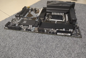 Gigabyte <span class=keywords><strong>Z790</strong></span> <span class=keywords><strong>AORUS</strong></span> <span class=keywords><strong>MASTER</strong></span> LGA 1700 ATX Placa base DDR5 PCIe 5,0 WiFi 6E Intel <span class=keywords><strong>Z790</strong></span> Gaming - Product Image 3