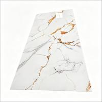 Plaque de marbre PVC finition brillante, panneau imitation marbre avec revêtement UV pour fond de télévision