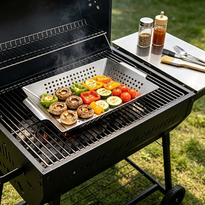 Panier de barbecue carré perforé en acier inoxydable <span class=keywords><strong>DaS</strong></span> avec poignées intégrées pour grillades extérieures de légumes et de viande - Product Image 1