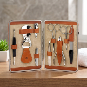 Kit de manucure 7 en 1 en acier inoxydable avec étui, ensemble de manucure portable de style classique pour adultes - Product Image 4
