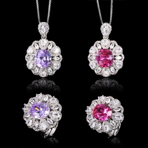 Ensemble de bijoux élégants pour femmes, pendentif clé en cuivre écologique vintage avec zircon rose 9*10mm, plaqué or, spécial mariage - Product Image 1