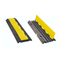 Meilleure vente Rampe de protection de câble en caoutchouc à 3 canaux recouverte de PVC durable de 20 ans Produit de chaussée direct d'usine de haute qualité