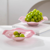 Bol de service en verre artisanal à motif tourbillonnant, bord ondulé irrégulier, bol à salade de fruits en verre avec bordure dorée pour la décoration de la maison