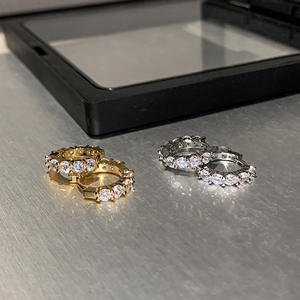 Pendientes de Aro con Diamantes Loro Piana de 13 mm, Chapados en Oro Blanco, Corte Brillante Redondo, Diamantes Naturales, Unisex, Uso Diario, Estilo Clásico - Product Image 3