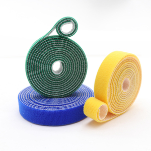 Fascette con gancio e anello larghe da 10mm riutilizzabili con nastro magico da 5 metri - Product Image 3