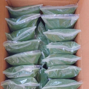 Copos de algas verdes secos puros sin sabor adecuados para el procesamiento de polvo - Product Image 1