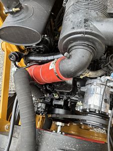 รถตักล้อยาง Caterpillar 420F มือสอง สีเหลือง รถขุดตักดิน เครื่องจักรกลหนัก อุปกรณ์ก่อสร้าง - Product Image 6