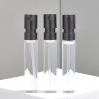 Flacon vaporisateur de parfum miniature en verre transparent avec pompe noire, personnalisable avec logo, vide et rechargeable, échantillon de parfum