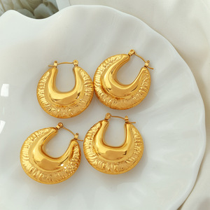 Pendientes de Aro de Aleación de Zinc Dorada con Diseño Geométrico Hueco Texturizado Irregular, Joyería de Moda - Product Image 2