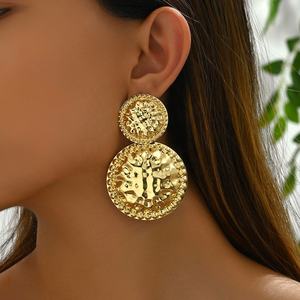 Boucles d'oreilles pendantes de style OL européen et américain, haut de gamme, plaquées or, avec motif floral et diamants, polyvalentes, simples, luxueuses et tendance - Product Image 2