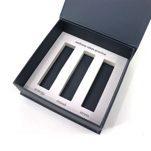 Boîte d'emballage en papier magnétique rigide de luxe personnalisée avec rouleau, flacon d'huile essentielle, fermeture magnétique, boîte cadeau en carton avec insert - Product Image 6