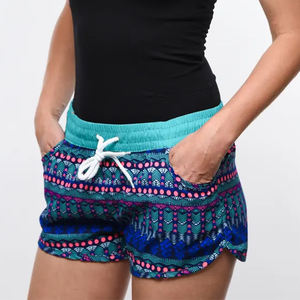 Pantalones cortos de playa informales de fabricante personalizado 2025 para mujer, nuevos pantalones cortos de tela de poliéster sublimado, ropa de playa corta - Product Image 3